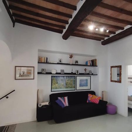 מונטלצ'ינו Historic Center Apartment With Private Garage מראה חיצוני תמונה