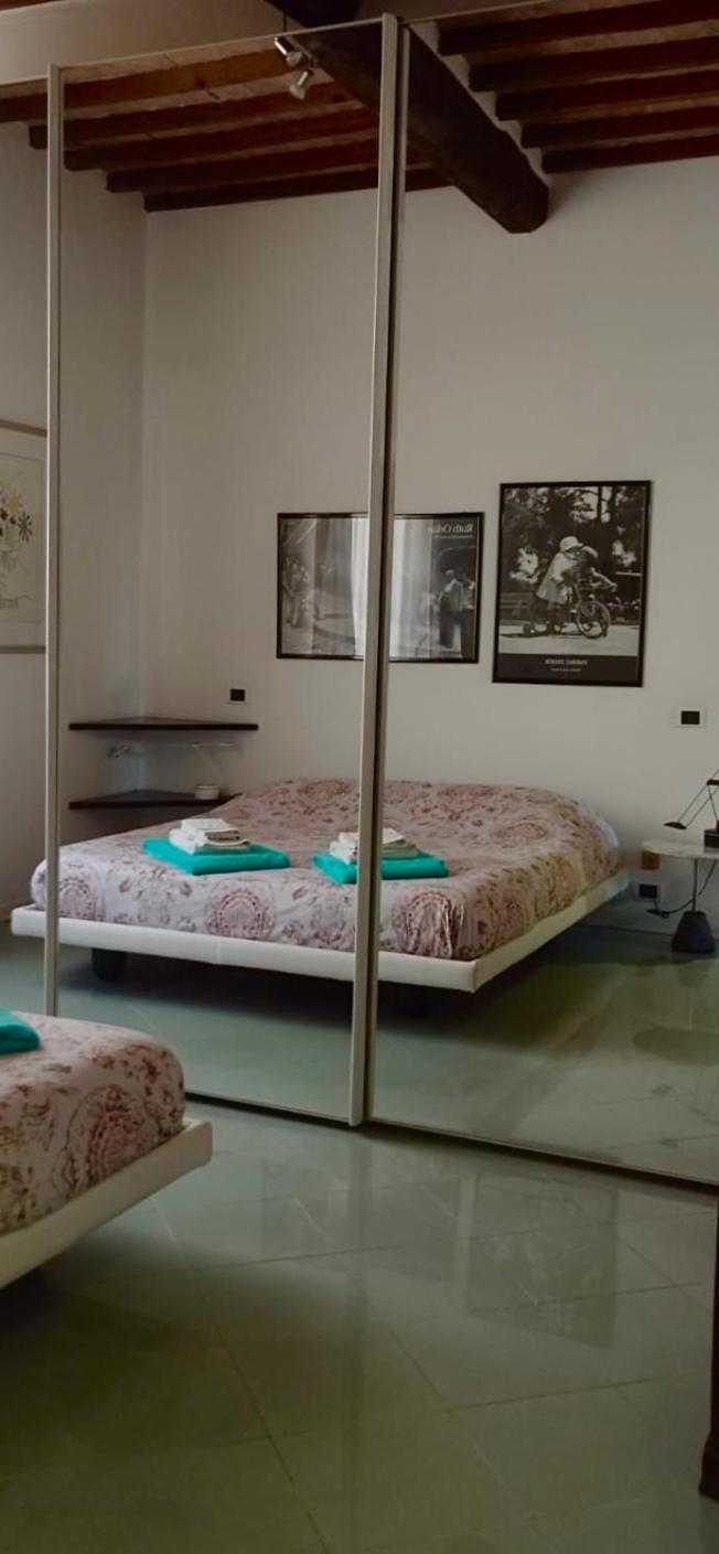 מונטלצ'ינו Historic Center Apartment With Private Garage מראה חיצוני תמונה